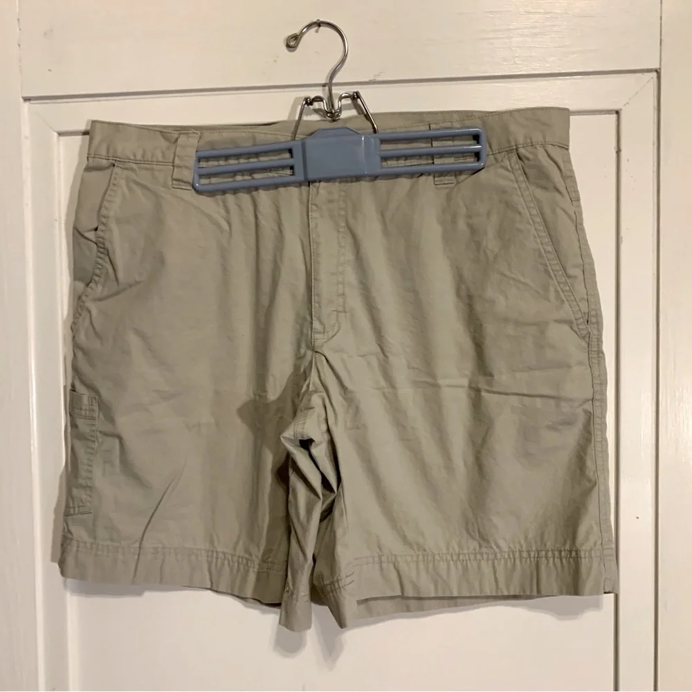 COLUMBIA Men's Cotton Sportsman Shorts waist 36 and length 9”